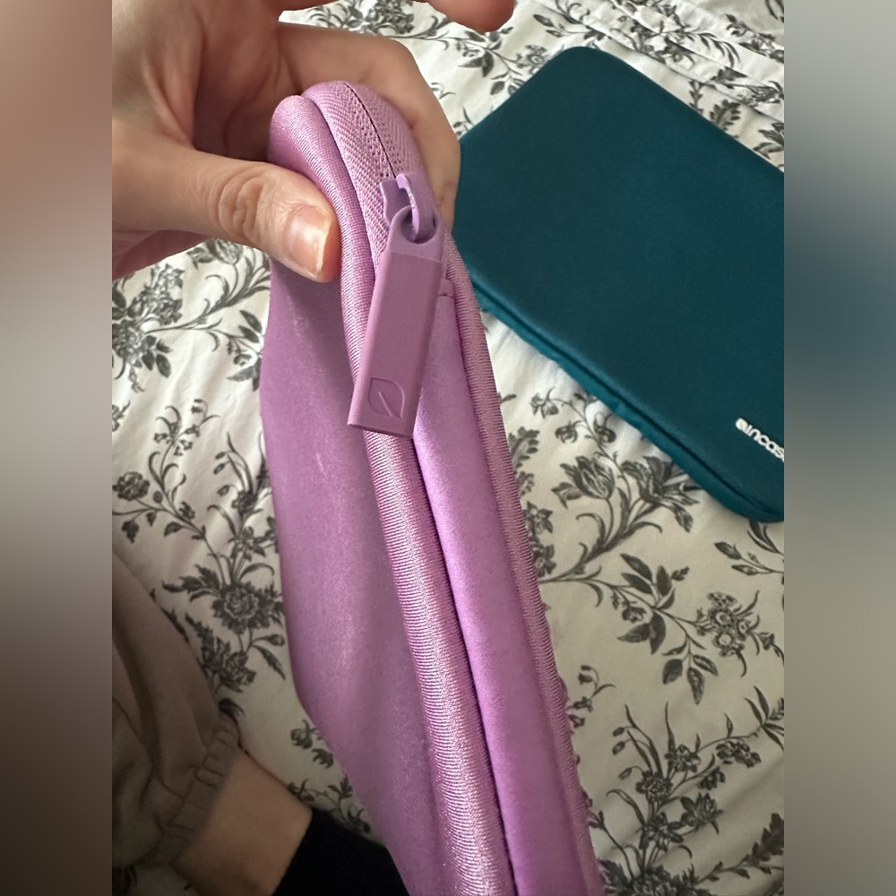 Incase Ipad Case - Picture 3 of 11